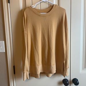 Yellow crew neck sweat shirt